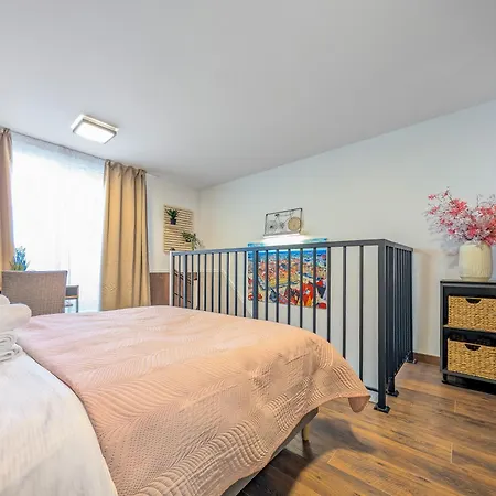 Microhome Promenady Two-level By Bookinghost Wrocław
